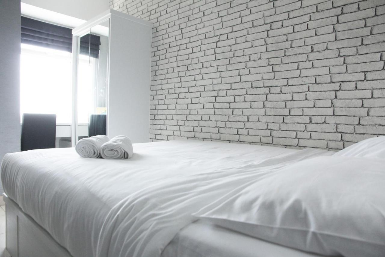 Modern And Comfortable Studio Apartment Springlake Summarecon Near Summarecon By Travelio Bekasi Dış mekan fotoğraf