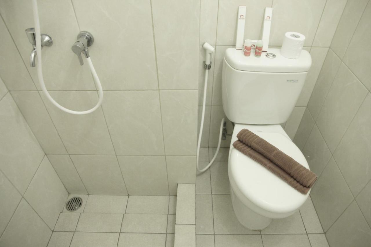 Modern And Comfortable Studio Apartment Springlake Summarecon Near Summarecon By Travelio Bekasi Dış mekan fotoğraf